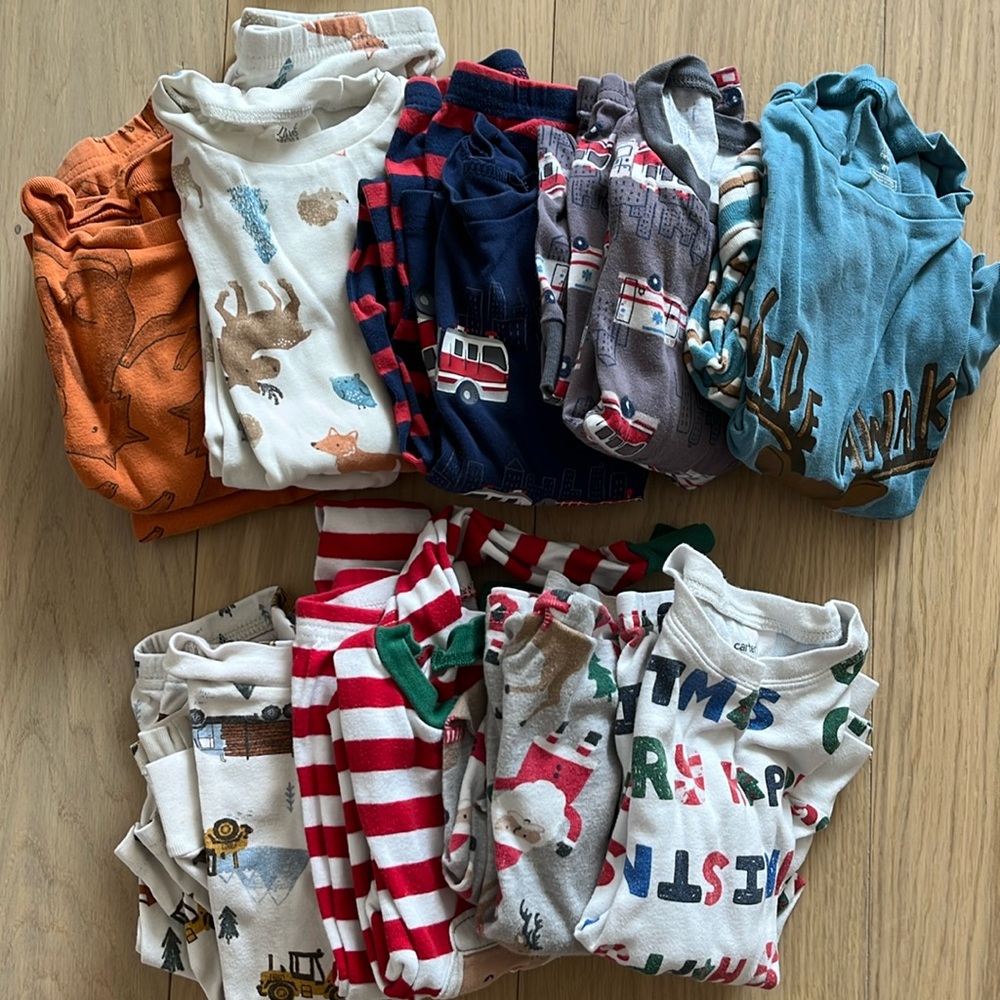 4T boys cotton long sleeve/pant PJ 9 sets. Worn, good condition small defects